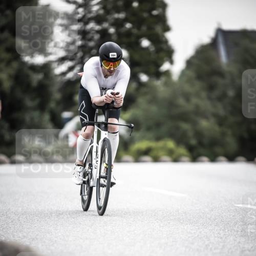 21.06.2026 - 29. Vierlanden-Triathlon H.Heesch http://msf.ph/oto/9908058 21.06.2026 10:26:55 Radfahren 112, 164, 388 meine-sportfotos.de