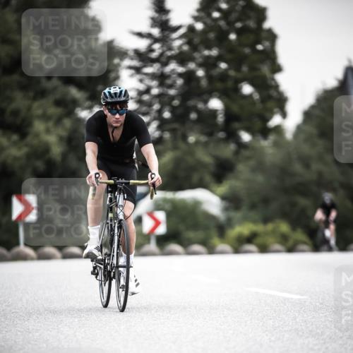 21.06.2026 - 29. Vierlanden-Triathlon H.Heesch http://msf.ph/oto/9908073 21.06.2026 10:26:57 Radfahren 45, 64, 112, 128, 164, 388, 624 meine-sportfotos.de