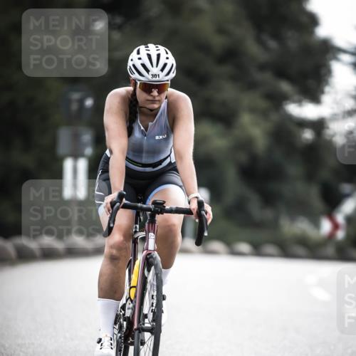 21.06.2026 - 29. Vierlanden-Triathlon H.Heesch http://msf.ph/oto/9908142 21.06.2026 09:23:53 Radfahren 155, 175, 264, 301 meine-sportfotos.de