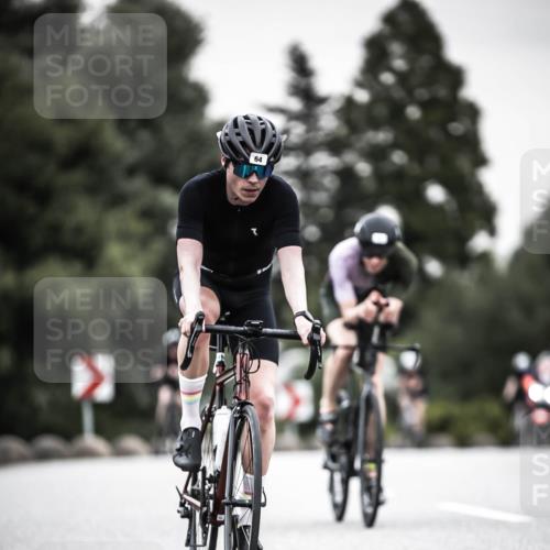 21.06.2026 - 29. Vierlanden-Triathlon H.Heesch http://msf.ph/oto/9908149 21.06.2026 10:27:04 Radfahren 43, 45, 64, 108, 128, 517, 600, 624 meine-sportfotos.de