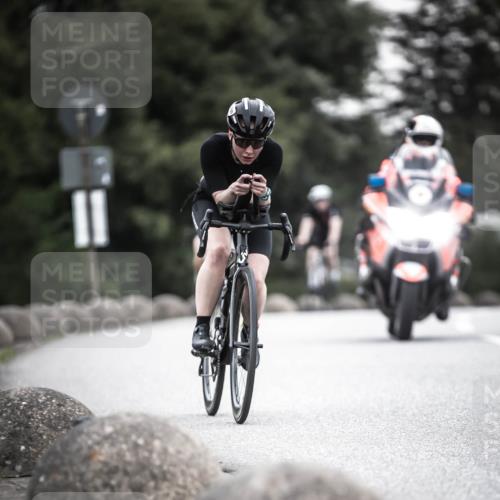 21.06.2026 - 29. Vierlanden-Triathlon H.Heesch http://msf.ph/oto/9908187 21.06.2026 10:27:08 Radfahren 24, 43, 45, 64, 89, 108, 486, 517, 600 meine-sportfotos.de
