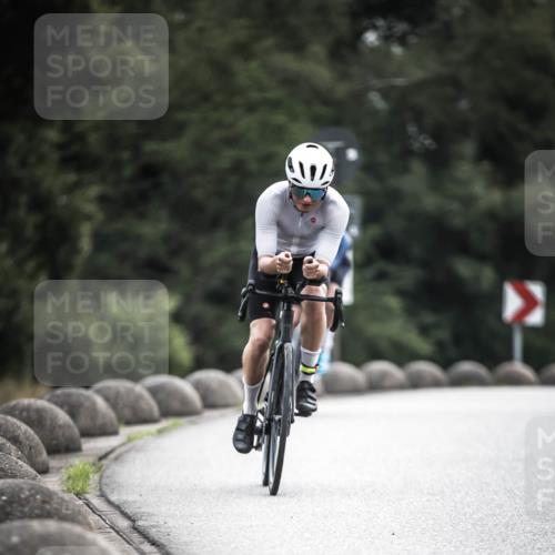 21.06.2026 - 29. Vierlanden-Triathlon H.Heesch http://msf.ph/oto/9908206 21.06.2026 09:24:07 Radfahren 62, 145, 184 meine-sportfotos.de