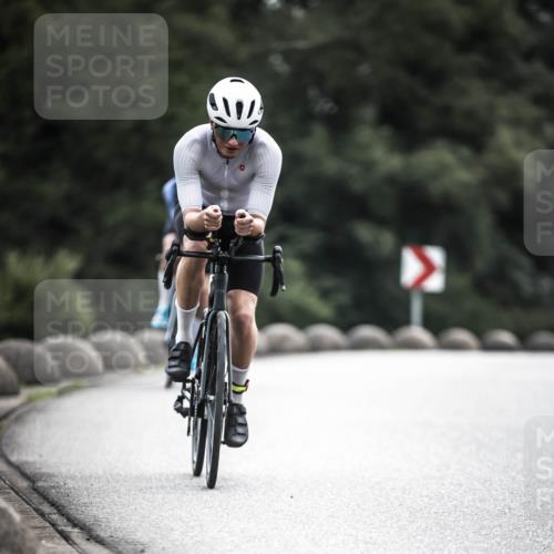 21.06.2026 - 29. Vierlanden-Triathlon H.Heesch http://msf.ph/oto/9908224 21.06.2026 09:24:08 Radfahren 62, 145, 184 meine-sportfotos.de