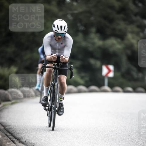21.06.2026 - 29. Vierlanden-Triathlon H.Heesch http://msf.ph/oto/9908226 21.06.2026 09:24:08 Radfahren 62, 145, 184 meine-sportfotos.de