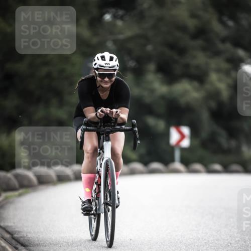 21.06.2026 - 29. Vierlanden-Triathlon H.Heesch http://msf.ph/oto/9908352 21.06.2026 09:25:08 Radfahren 25, 68, 255 meine-sportfotos.de