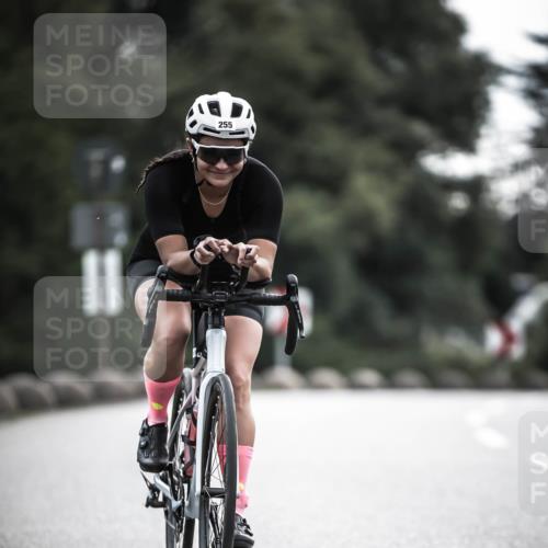 21.06.2026 - 29. Vierlanden-Triathlon H.Heesch http://msf.ph/oto/9908375 21.06.2026 09:25:09 Radfahren 25, 68, 255 meine-sportfotos.de