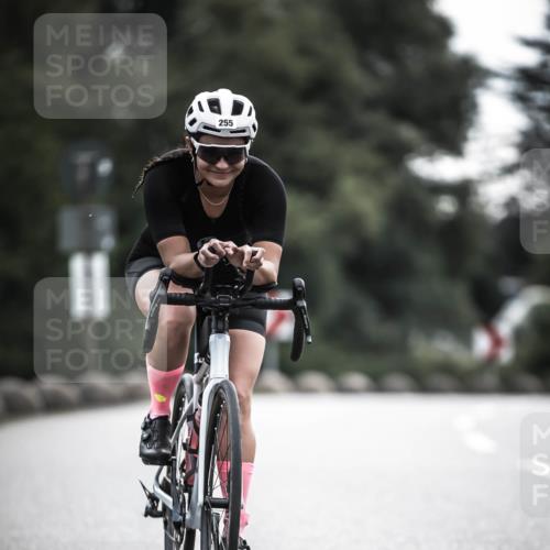 21.06.2026 - 29. Vierlanden-Triathlon H.Heesch http://msf.ph/oto/9908378 21.06.2026 09:25:09 Radfahren 25, 68, 255 meine-sportfotos.de