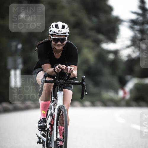 21.06.2026 - 29. Vierlanden-Triathlon H.Heesch http://msf.ph/oto/9908384 21.06.2026 09:25:09 Radfahren 25, 68, 255 meine-sportfotos.de