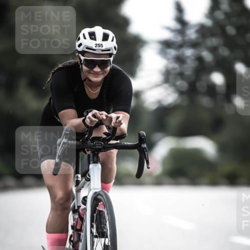 21.06.2026 - 29. Vierlanden-Triathlon H.Heesch http://msf.ph/oto/9908399 21.06.2026 09:25:09 Radfahren 25, 68, 255 meine-sportfotos.de