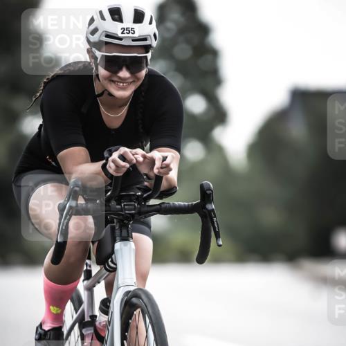 21.06.2026 - 29. Vierlanden-Triathlon H.Heesch http://msf.ph/oto/9908415 21.06.2026 09:25:09 Radfahren 25, 68, 255 meine-sportfotos.de