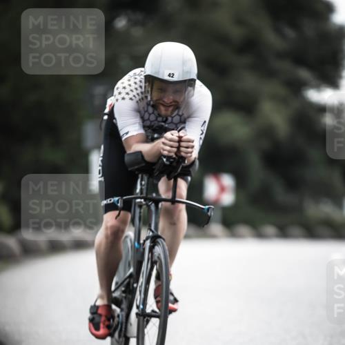 21.06.2026 - 29. Vierlanden-Triathlon H.Heesch http://msf.ph/oto/9908520 21.06.2026 09:25:34 Radfahren 42, 153, 187 meine-sportfotos.de