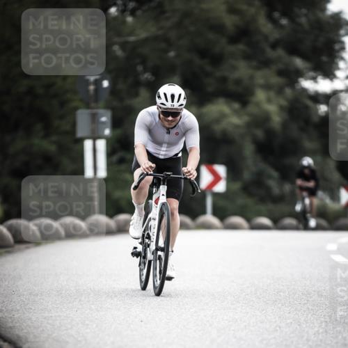 21.06.2026 - 29. Vierlanden-Triathlon H.Heesch http://msf.ph/oto/9908556 21.06.2026 09:25:55 Radfahren 72, 294 meine-sportfotos.de