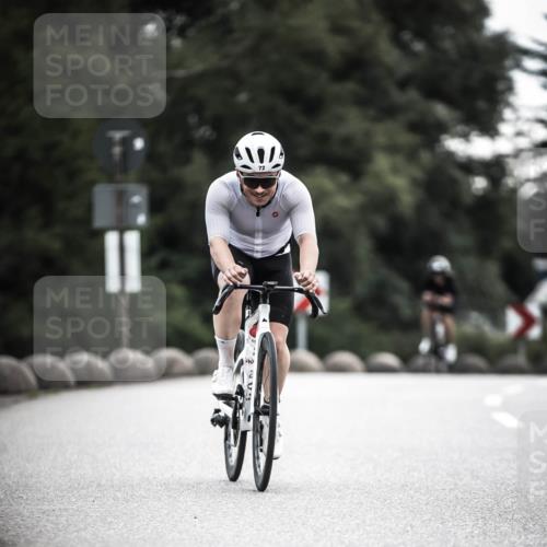 21.06.2026 - 29. Vierlanden-Triathlon H.Heesch http://msf.ph/oto/9908565 21.06.2026 09:25:55 Radfahren 72, 294 meine-sportfotos.de