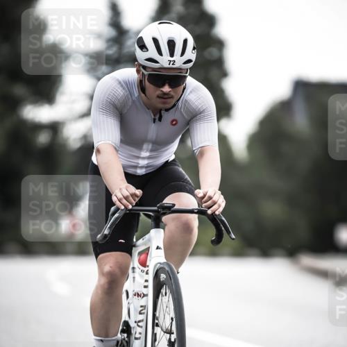 21.06.2026 - 29. Vierlanden-Triathlon H.Heesch http://msf.ph/oto/9908620 21.06.2026 09:25:56 Radfahren 72, 294 meine-sportfotos.de