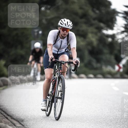 21.06.2026 - 29. Vierlanden-Triathlon H.Heesch http://msf.ph/oto/9908839 21.06.2026 09:26:21 Radfahren 55, 78, 106, 269 meine-sportfotos.de