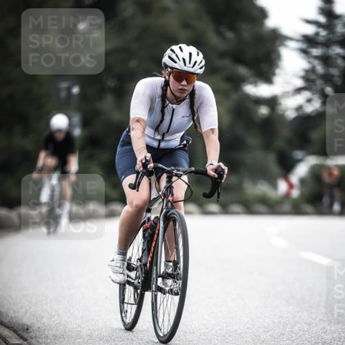 21.06.2026 - 29. Vierlanden-Triathlon H.Heesch http://msf.ph/oto/9908848 21.06.2026 09:26:21 Radfahren 55, 78, 106, 269 meine-sportfotos.de