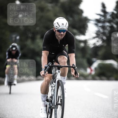 21.06.2026 - 29. Vierlanden-Triathlon H.Heesch http://msf.ph/oto/9908878 21.06.2026 09:26:24 Radfahren 55, 78, 106, 269 meine-sportfotos.de