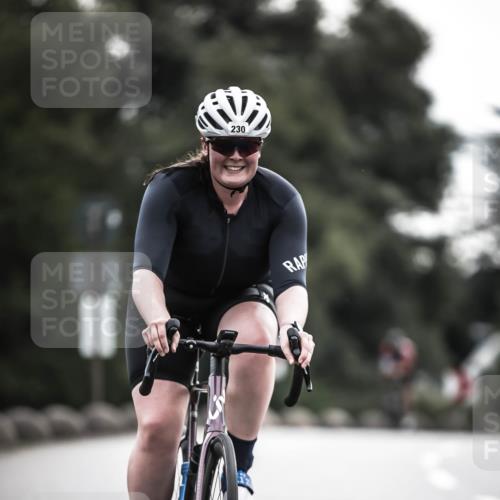 21.06.2026 - 29. Vierlanden-Triathlon H.Heesch http://msf.ph/oto/9908968 21.06.2026 09:26:54 Radfahren 90, 108, 197, 230, 1355 meine-sportfotos.de