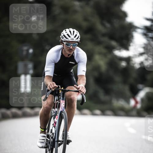 21.06.2026 - 29. Vierlanden-Triathlon H.Heesch http://msf.ph/oto/9909128 21.06.2026 09:27:23 Radfahren 56, 69, 86, 103, 130, 139, 157 meine-sportfotos.de