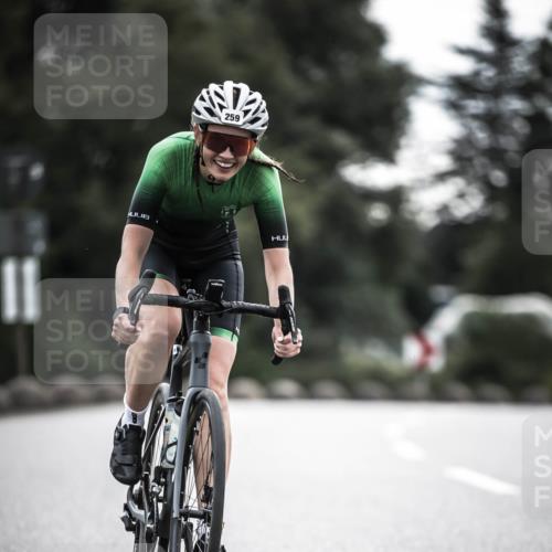 21.06.2026 - 29. Vierlanden-Triathlon H.Heesch http://msf.ph/oto/9909164 21.06.2026 09:27:44 Radfahren 135, 243, 259 meine-sportfotos.de