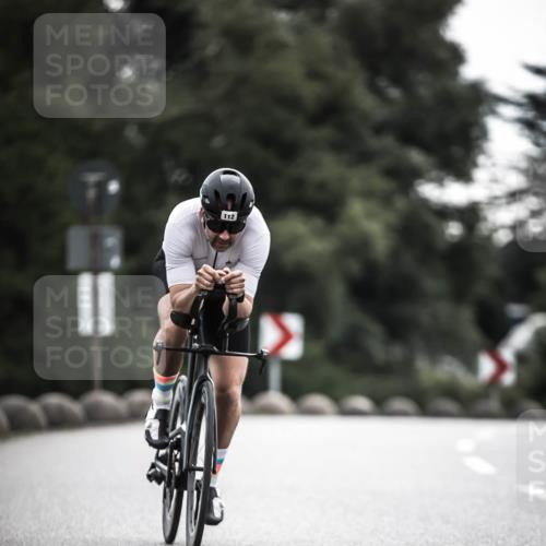 21.06.2026 - 29. Vierlanden-Triathlon H.Heesch http://msf.ph/oto/9909270 21.06.2026 09:28:06 Radfahren 112, 122 meine-sportfotos.de
