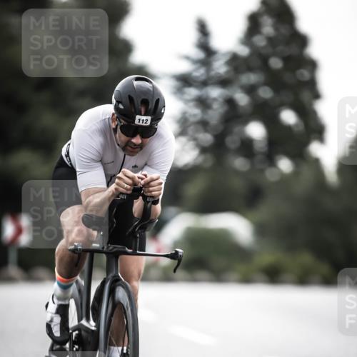 21.06.2026 - 29. Vierlanden-Triathlon H.Heesch http://msf.ph/oto/9909290 21.06.2026 09:28:07 Radfahren 112, 122 meine-sportfotos.de