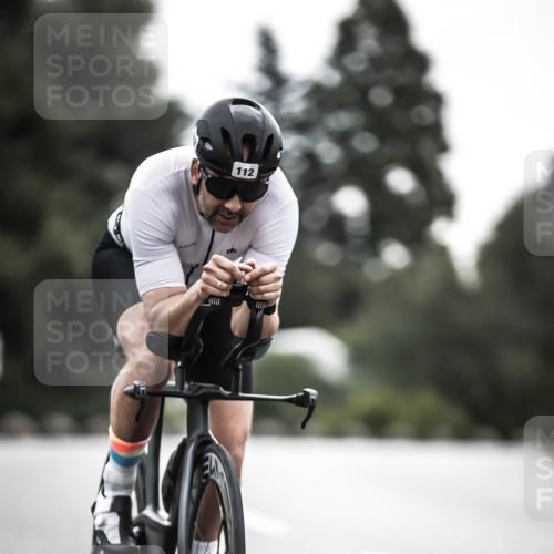 21.06.2026 - 29. Vierlanden-Triathlon H.Heesch http://msf.ph/oto/9909293 21.06.2026 09:28:07 Radfahren 112, 122 meine-sportfotos.de