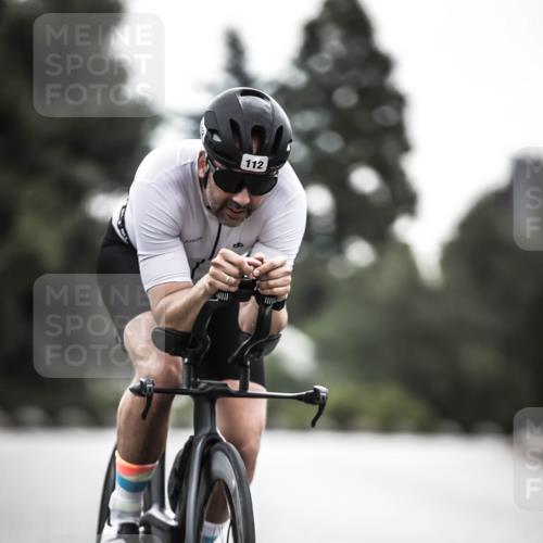 21.06.2026 - 29. Vierlanden-Triathlon H.Heesch http://msf.ph/oto/9909296 21.06.2026 09:28:07 Radfahren 112, 122 meine-sportfotos.de