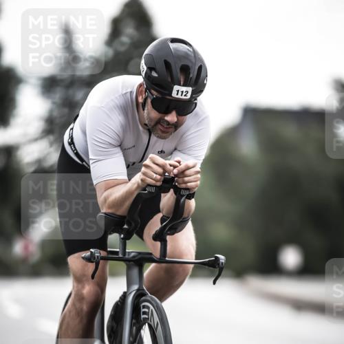 21.06.2026 - 29. Vierlanden-Triathlon H.Heesch http://msf.ph/oto/9909299 21.06.2026 09:28:07 Radfahren 112, 122 meine-sportfotos.de