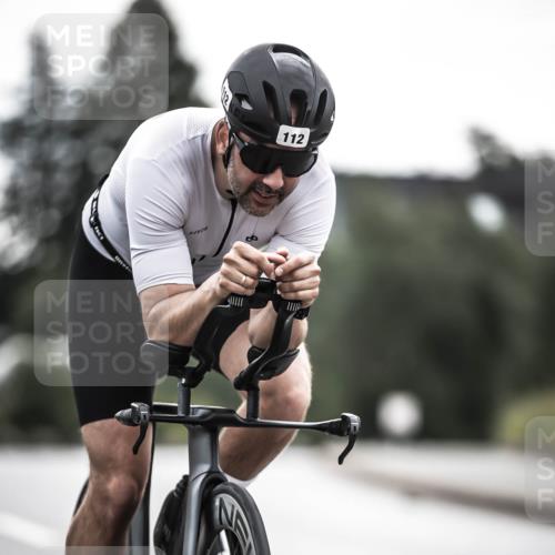 21.06.2026 - 29. Vierlanden-Triathlon H.Heesch http://msf.ph/oto/9909302 21.06.2026 09:28:07 Radfahren 112, 122 meine-sportfotos.de