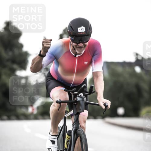 21.06.2026 - 29. Vierlanden-Triathlon H.Heesch http://msf.ph/oto/9909396 21.06.2026 09:29:14 Radfahren 5, 142, 181, 195 meine-sportfotos.de
