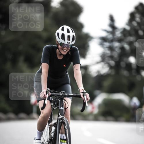 21.06.2026 - 29. Vierlanden-Triathlon H.Heesch http://msf.ph/oto/9909432 21.06.2026 09:29:24 Radfahren 141, 156, 236 meine-sportfotos.de