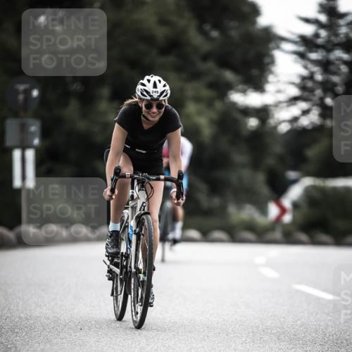 21.06.2026 - 29. Vierlanden-Triathlon H.Heesch http://msf.ph/oto/9909742 21.06.2026 09:29:40 Radfahren 186, 249 meine-sportfotos.de