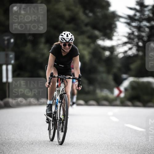 21.06.2026 - 29. Vierlanden-Triathlon H.Heesch http://msf.ph/oto/9909744 21.06.2026 09:29:40 Radfahren 186, 249 meine-sportfotos.de