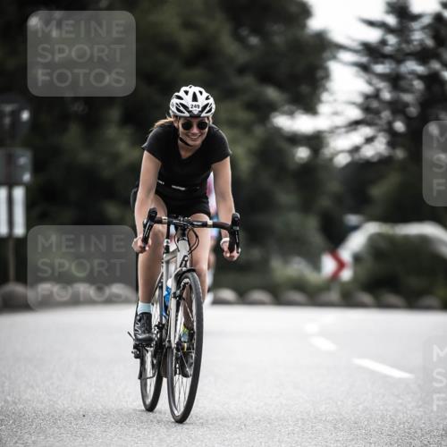 21.06.2026 - 29. Vierlanden-Triathlon H.Heesch http://msf.ph/oto/9909746 21.06.2026 09:29:41 Radfahren 186, 249 meine-sportfotos.de