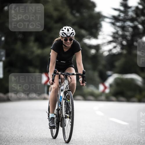 21.06.2026 - 29. Vierlanden-Triathlon H.Heesch http://msf.ph/oto/9909748 21.06.2026 09:29:41 Radfahren 186, 249 meine-sportfotos.de