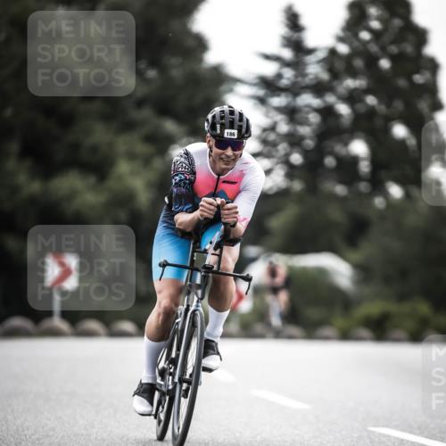 21.06.2026 - 29. Vierlanden-Triathlon H.Heesch http://msf.ph/oto/9909760 21.06.2026 09:29:42 Radfahren 186, 249, 281 meine-sportfotos.de