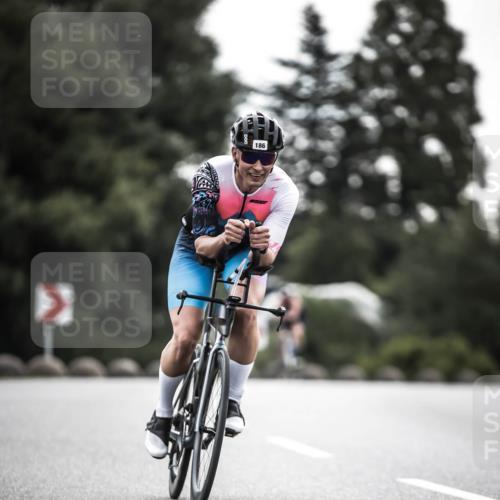 21.06.2026 - 29. Vierlanden-Triathlon H.Heesch http://msf.ph/oto/9909762 21.06.2026 09:29:42 Radfahren 186, 249, 281 meine-sportfotos.de