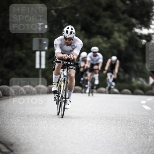 21.06.2026 - 29. Vierlanden-Triathlon H.Heesch http://msf.ph/oto/9909831 21.06.2026 09:29:57 Radfahren 7, 38, 59, 67, 82, 88, 100, 109, 163, 276 meine-sportfotos.de