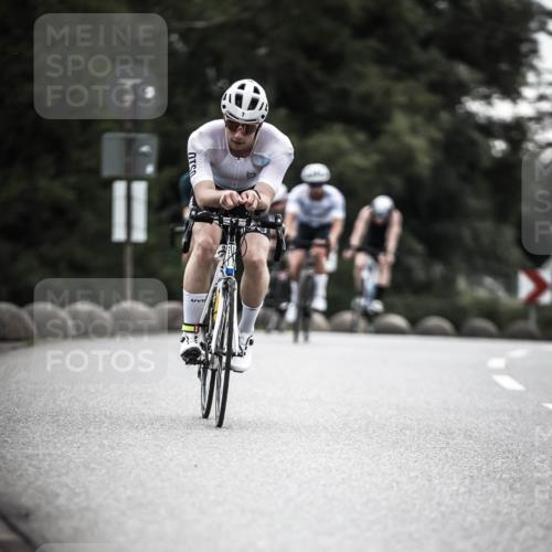 21.06.2026 - 29. Vierlanden-Triathlon H.Heesch http://msf.ph/oto/9909835 21.06.2026 09:29:57 Radfahren 7, 38, 59, 67, 82, 88, 100, 109, 163, 276 meine-sportfotos.de