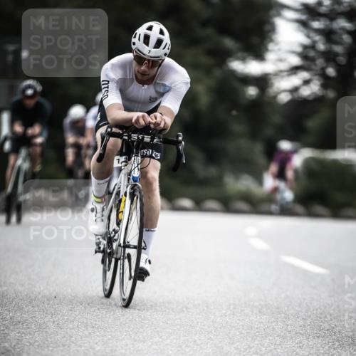 21.06.2026 - 29. Vierlanden-Triathlon H.Heesch http://msf.ph/oto/9909842 21.06.2026 09:29:58 Radfahren 7, 38, 59, 67, 82, 88, 100, 109, 163, 276 meine-sportfotos.de