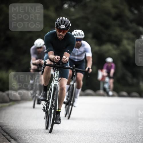 21.06.2026 - 29. Vierlanden-Triathlon H.Heesch http://msf.ph/oto/9909858 21.06.2026 09:29:59 Radfahren 7, 38, 59, 67, 82, 88, 100, 109, 163, 276 meine-sportfotos.de