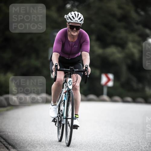 21.06.2026 - 29. Vierlanden-Triathlon H.Heesch http://msf.ph/oto/9909897 21.06.2026 09:30:04 Radfahren 38, 59, 82, 100, 109, 163, 174, 232, 276 meine-sportfotos.de
