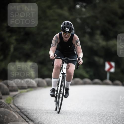 21.06.2026 - 29. Vierlanden-Triathlon H.Heesch http://msf.ph/oto/9910077 21.06.2026 09:30:23 Radfahren 80, 133, 246 meine-sportfotos.de