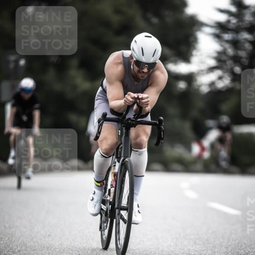 21.06.2026 - 29. Vierlanden-Triathlon H.Heesch http://msf.ph/oto/9910113 21.06.2026 09:30:34 Radfahren 35, 147, 159, 225, 248, 295 meine-sportfotos.de