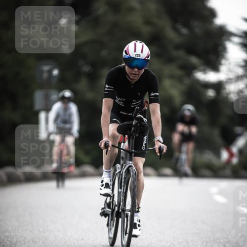 21.06.2026 - 29. Vierlanden-Triathlon H.Heesch http://msf.ph/oto/9910130 21.06.2026 09:30:35 Radfahren 35, 147, 159, 225, 248, 295 meine-sportfotos.de