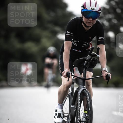 21.06.2026 - 29. Vierlanden-Triathlon H.Heesch http://msf.ph/oto/9910141 21.06.2026 09:30:36 Radfahren 35, 147, 159, 225, 248, 295 meine-sportfotos.de