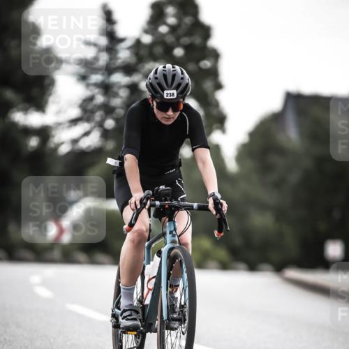 21.06.2026 - 29. Vierlanden-Triathlon H.Heesch http://msf.ph/oto/9910185 21.06.2026 09:30:56 Radfahren 238 meine-sportfotos.de