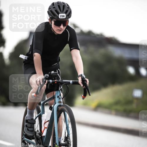 21.06.2026 - 29. Vierlanden-Triathlon H.Heesch http://msf.ph/oto/9910193 21.06.2026 09:30:56 Radfahren 238 meine-sportfotos.de
