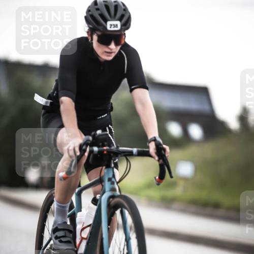21.06.2026 - 29. Vierlanden-Triathlon H.Heesch http://msf.ph/oto/9910198 21.06.2026 09:30:56 Radfahren 238 meine-sportfotos.de